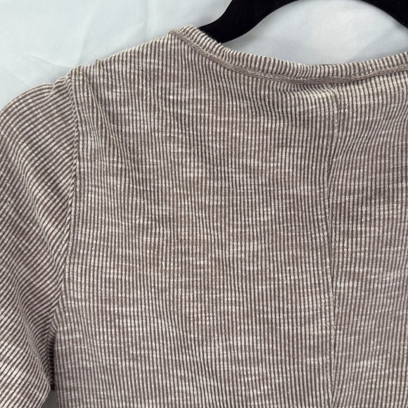 Universal Thread Women's Size Small Ribbed Long Sleeve Henley Top - Taupe - Picture 6 of 8